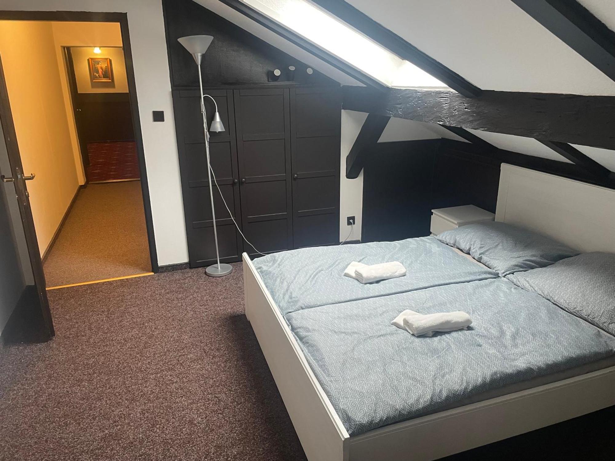 Hotel Lovecky Zamecek Orion Liberec Extérieur photo