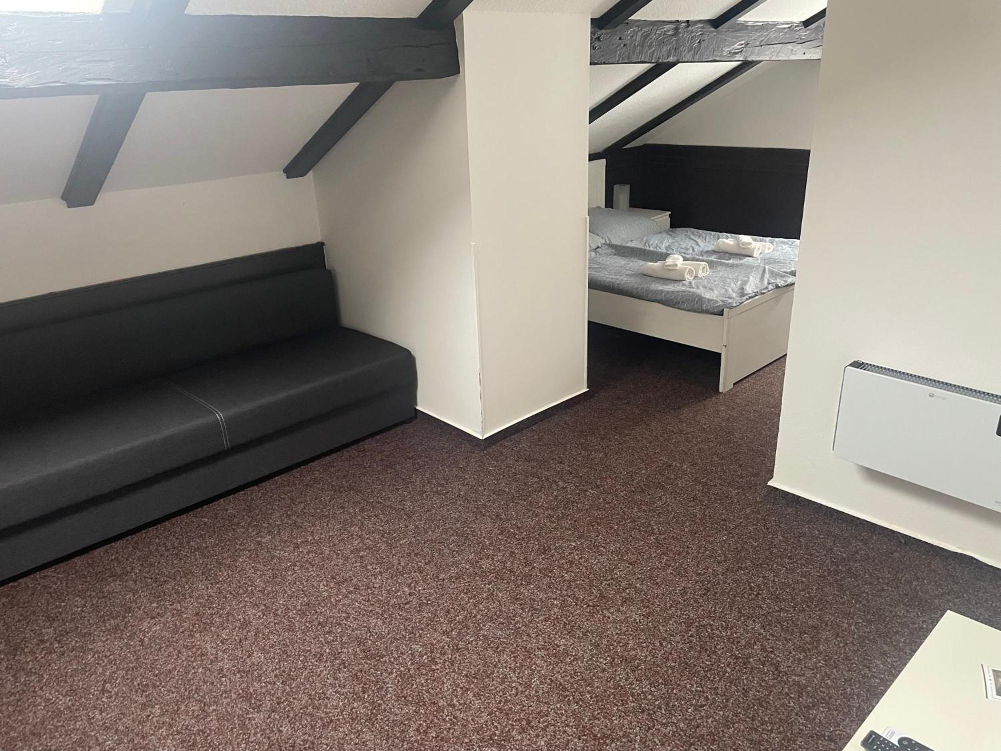 Hotel Lovecky Zamecek Orion Liberec Extérieur photo