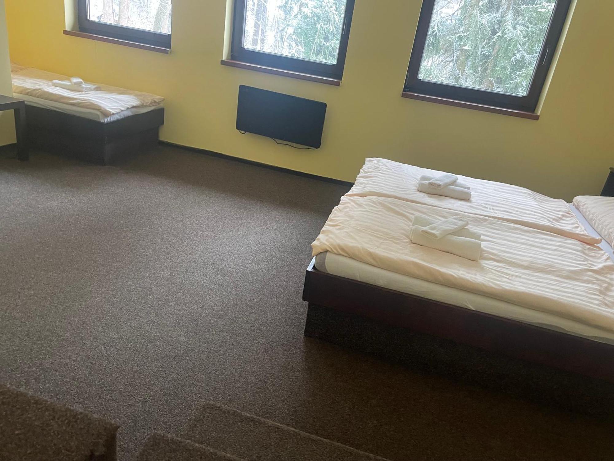 Hotel Lovecky Zamecek Orion Liberec Extérieur photo