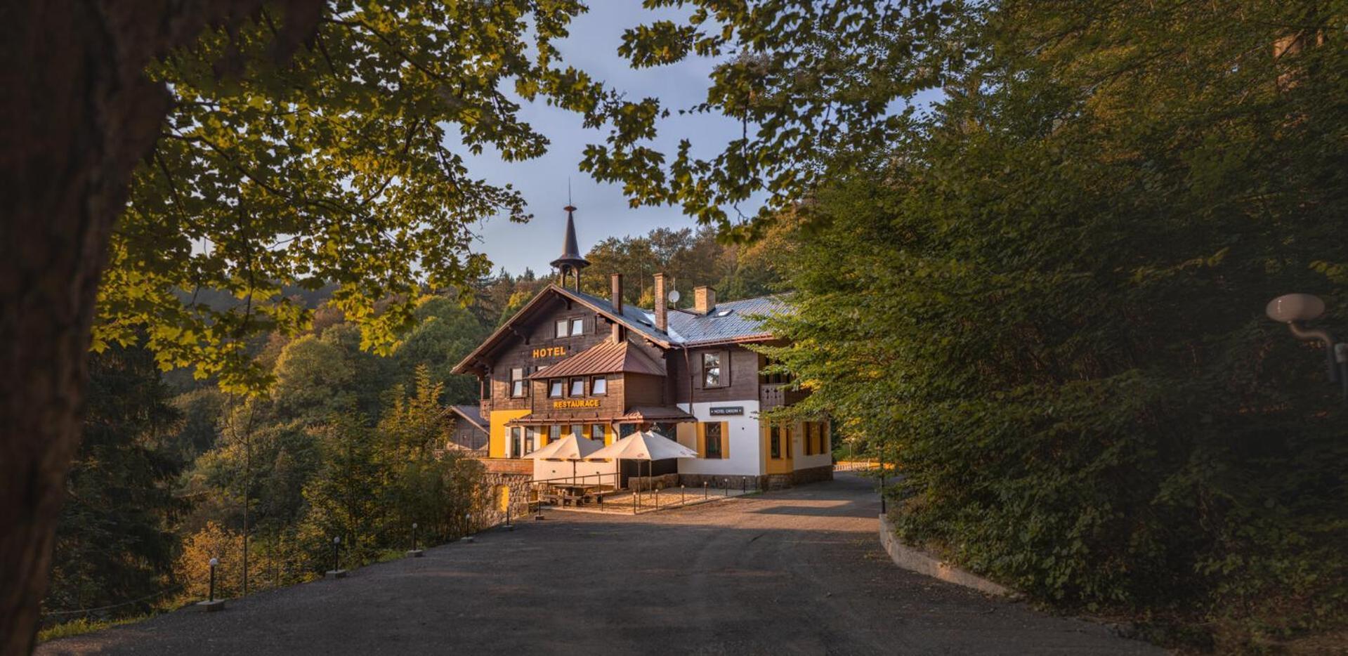 Hotel Lovecky Zamecek Orion Liberec Extérieur photo