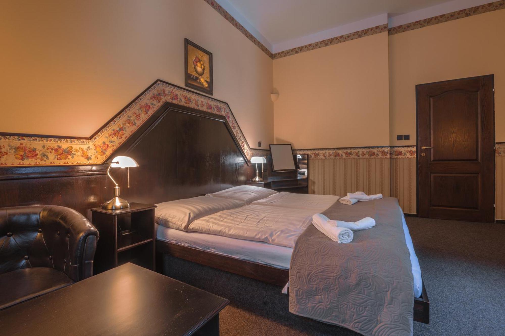 Hotel Lovecky Zamecek Orion Liberec Extérieur photo
