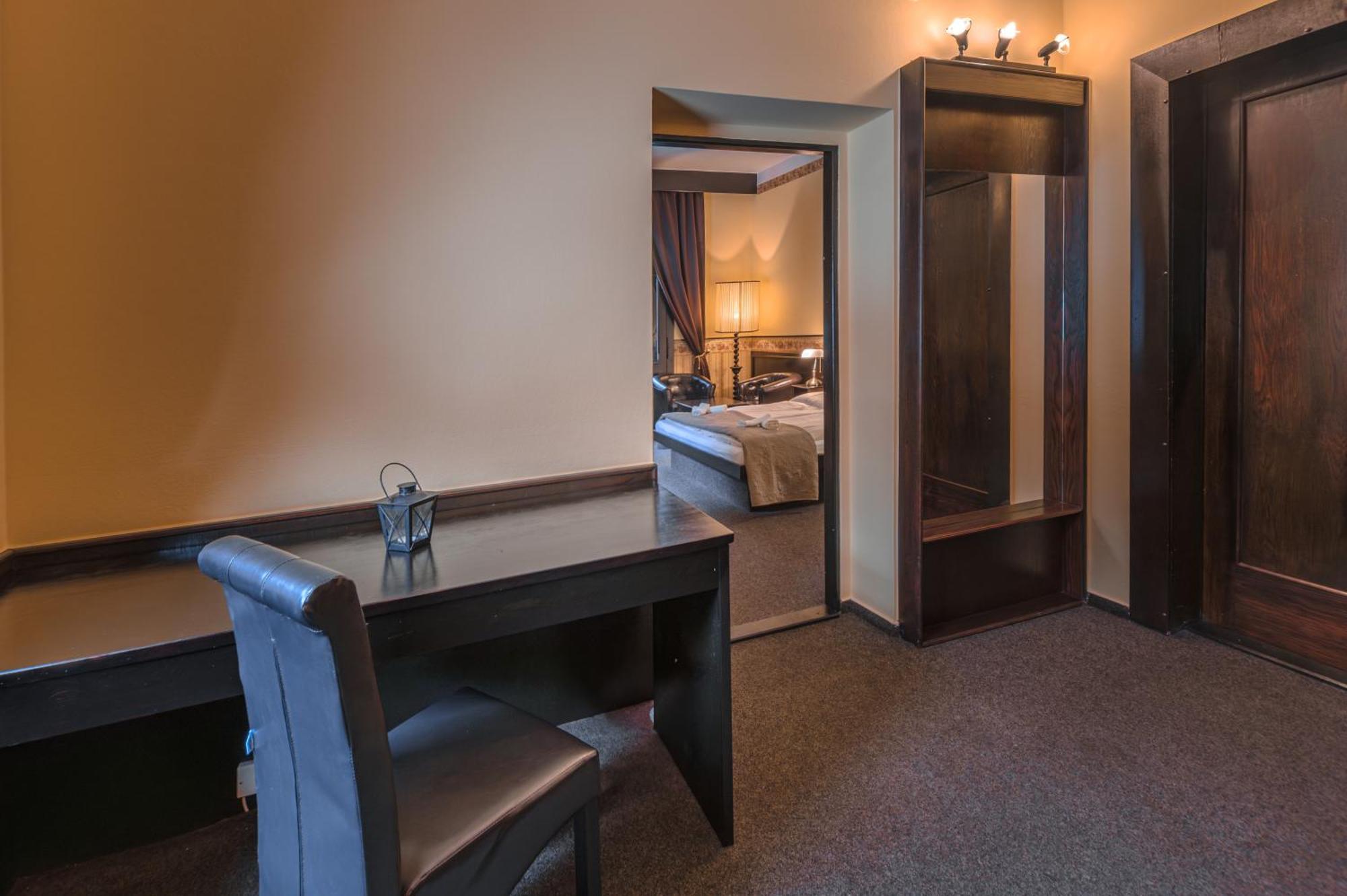 Hotel Lovecky Zamecek Orion Liberec Extérieur photo