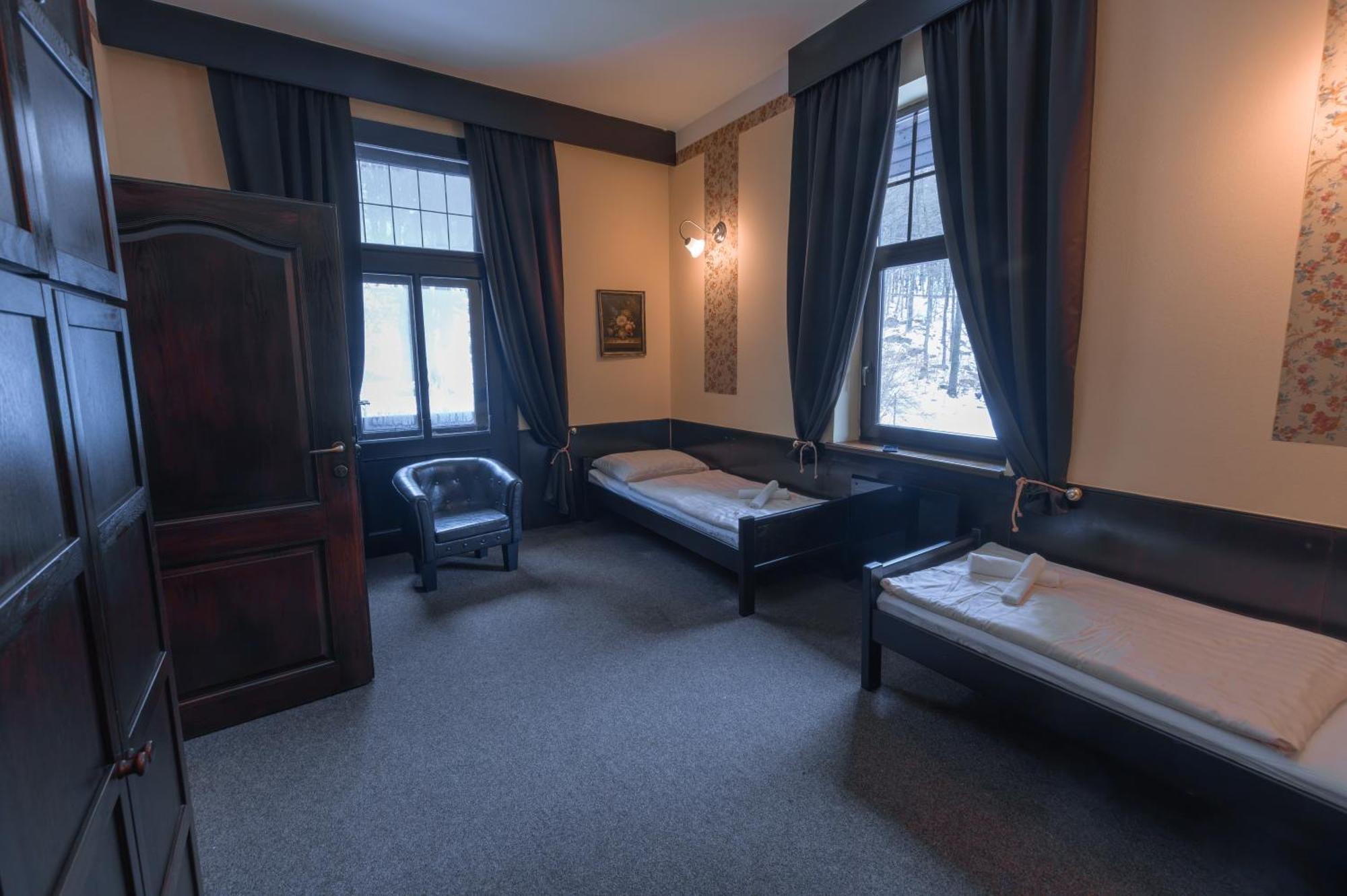 Hotel Lovecky Zamecek Orion Liberec Extérieur photo