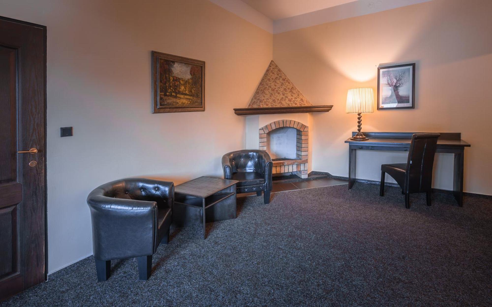 Hotel Lovecky Zamecek Orion Liberec Extérieur photo