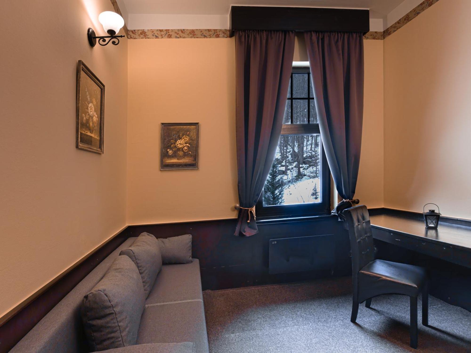 Hotel Lovecky Zamecek Orion Liberec Extérieur photo