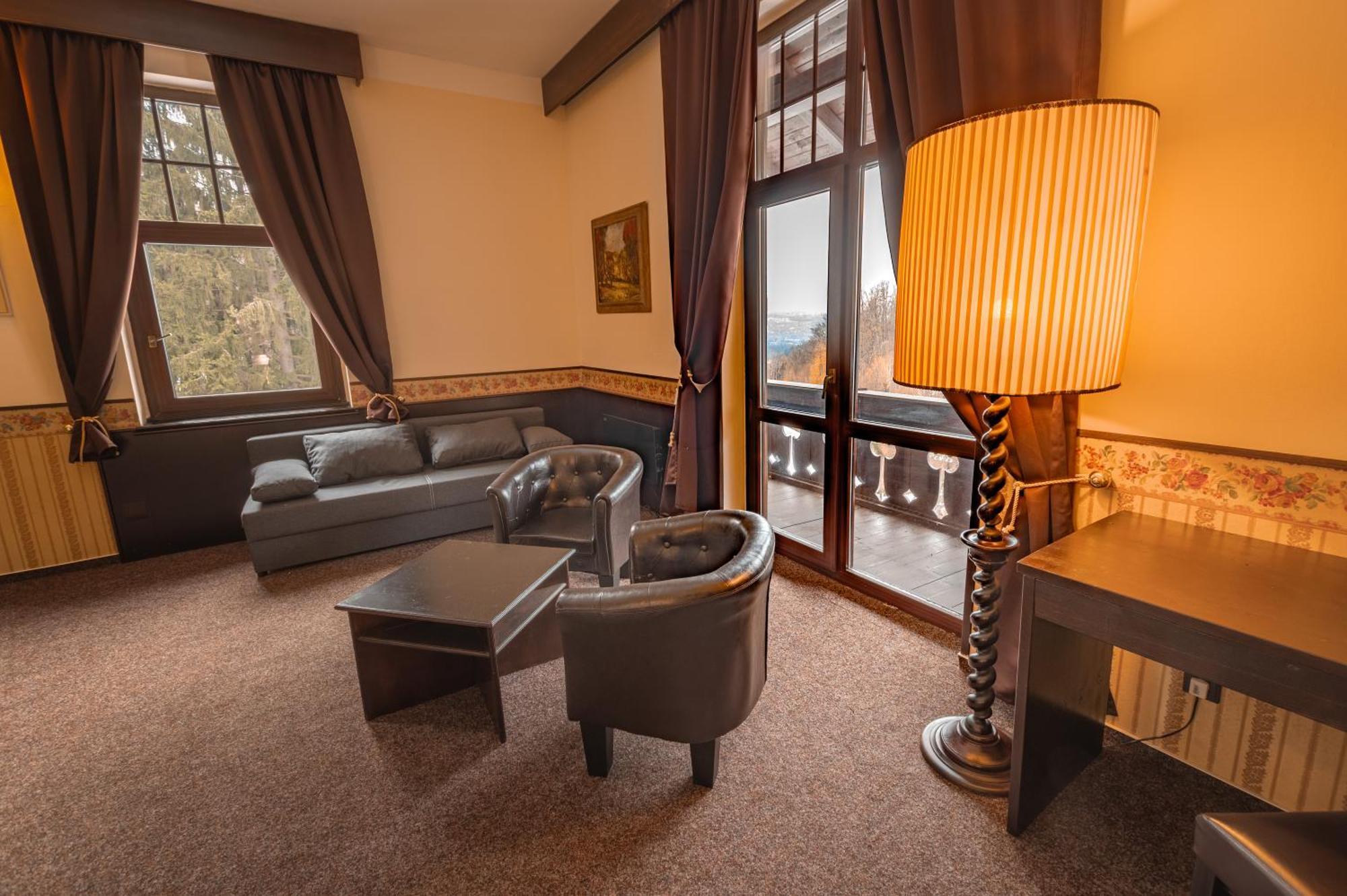 Hotel Lovecky Zamecek Orion Liberec Extérieur photo