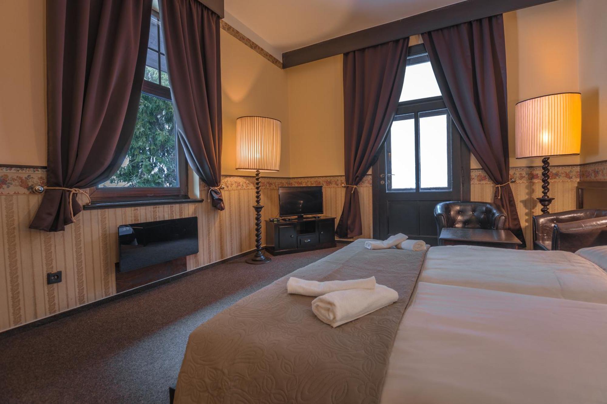 Hotel Lovecky Zamecek Orion Liberec Extérieur photo