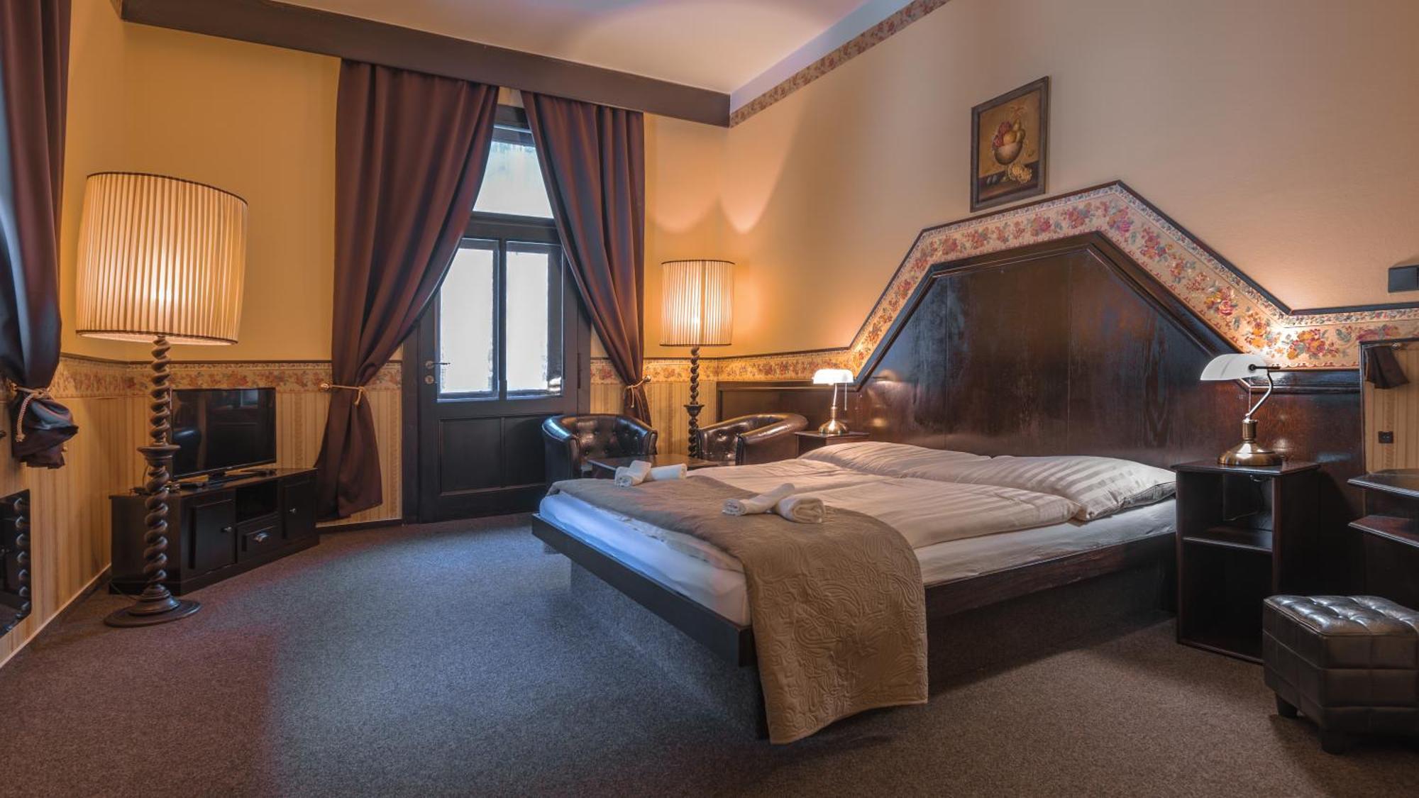 Hotel Lovecky Zamecek Orion Liberec Extérieur photo