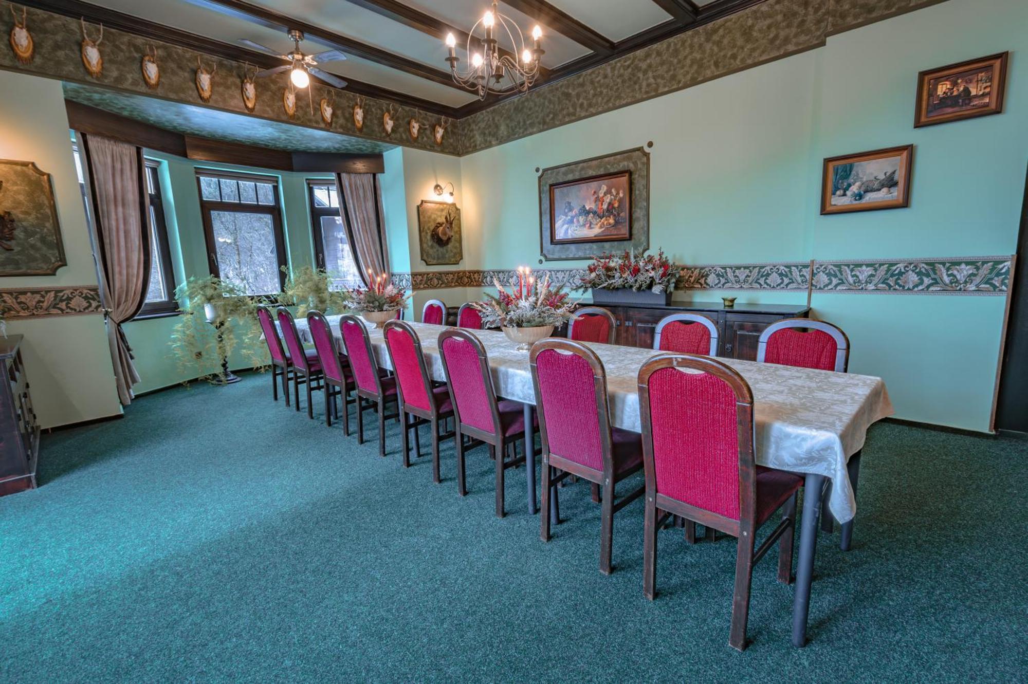 Hotel Lovecky Zamecek Orion Liberec Extérieur photo