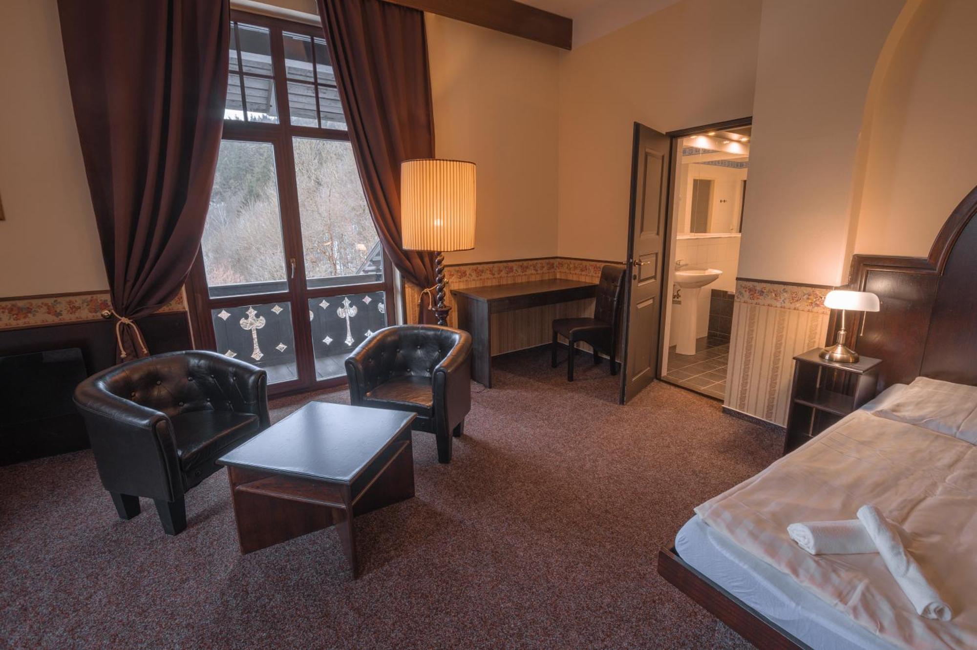 Hotel Lovecky Zamecek Orion Liberec Extérieur photo